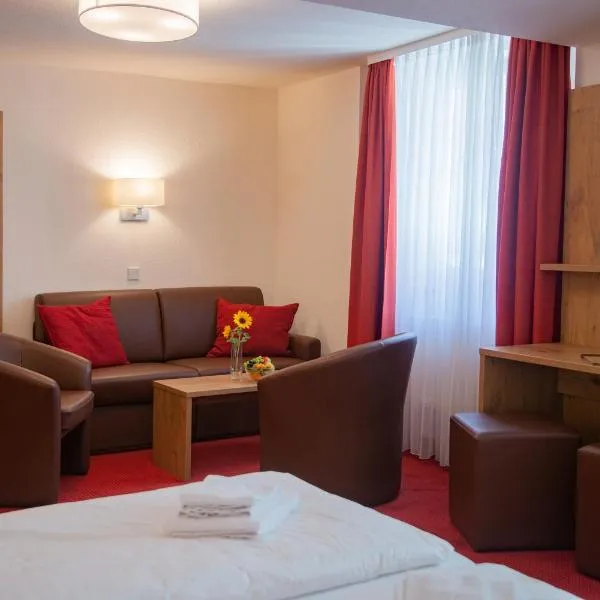 바트 자울가우에 위치한 호텔 Hotel Restaurant Schwarzer Adler