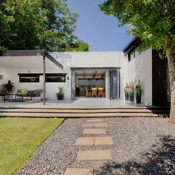 The Risa House, hotel v destinaci Muldersdrift