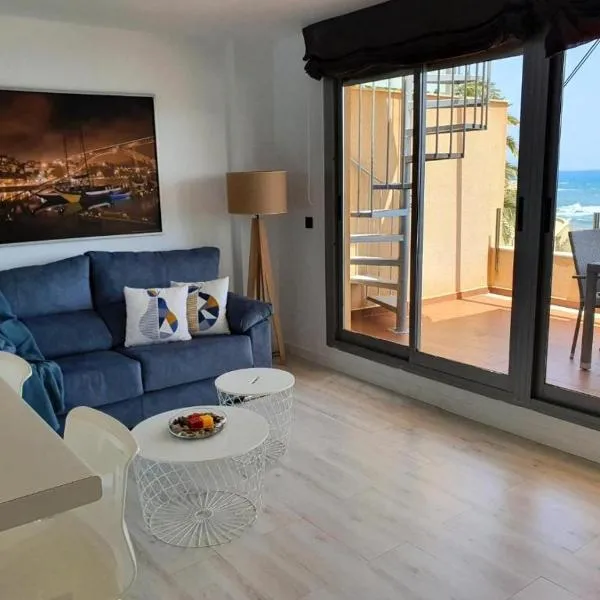 Áticos Primera Linea con piscina Villaricos by Rent Me, hotel u gradu Viljarikos