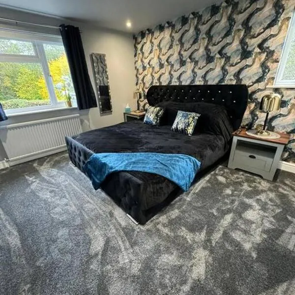 The Bainden , With Private Secluded Hot Tub, hotel in Rotherfield