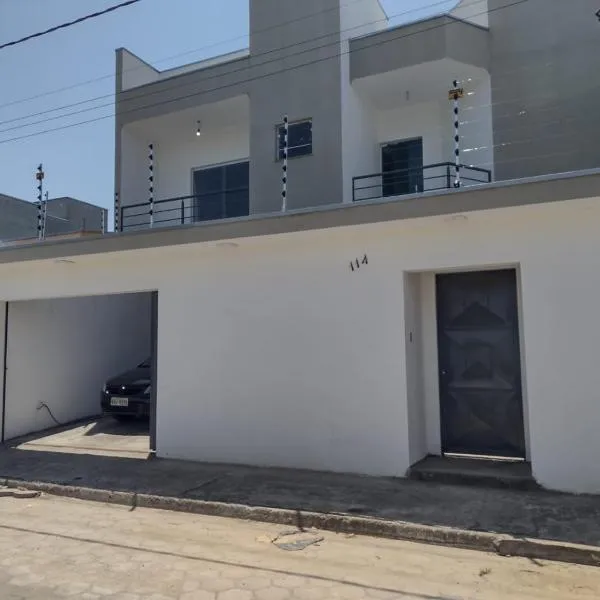 Casa próxima ao Santuário de Aparecida, hotel in Potim