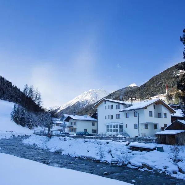 Hotel Garni DIAS, Hotel in Kappl