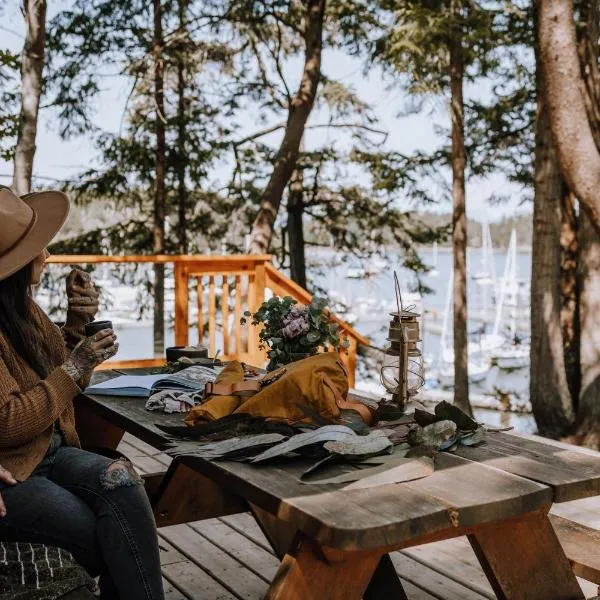 Page's Resort & Marina, hotel v destinaci Gabriola