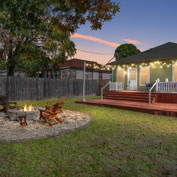 Charming Craftsman close by Bishop Arts & Downtown, hotel v destinaci Dallas