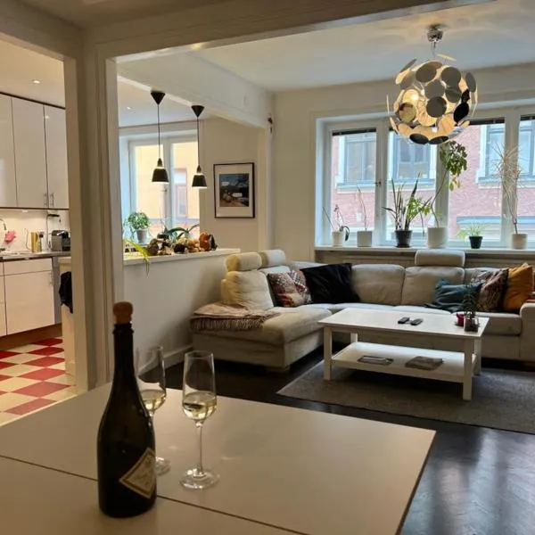 Apartment in the middle of So-Fo, Södermalm, 67sqm, hotel v destinaci Stockholm