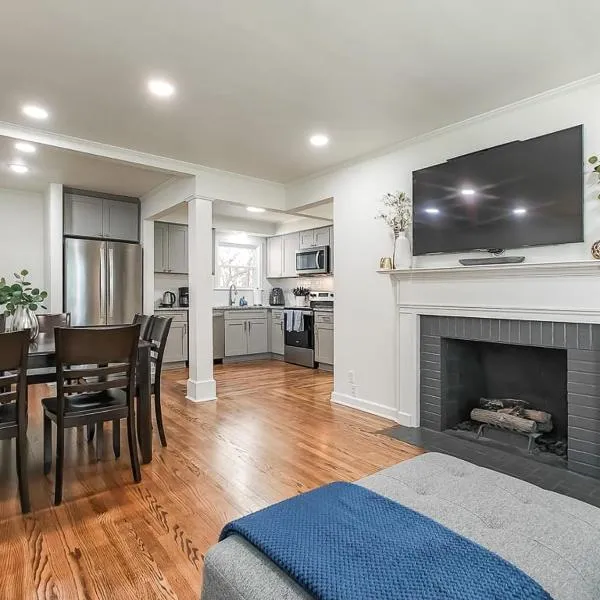 4 Bedroom Plaza Charmer Pet Friendly, hotel in Kansas City