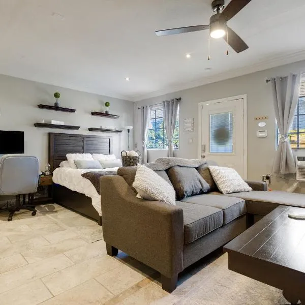 Luxury Cozy Studio with Firepit, hotel v destinaci Vista