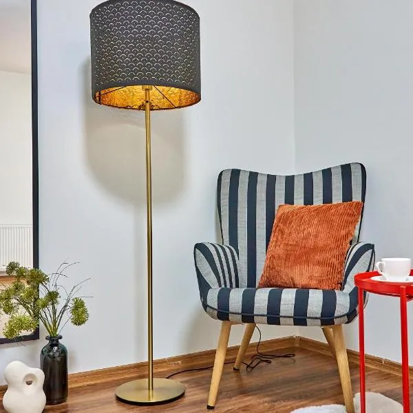 Яскраві сучасні Апартаменти для молодих та активних, hotel in Moekatsjeve