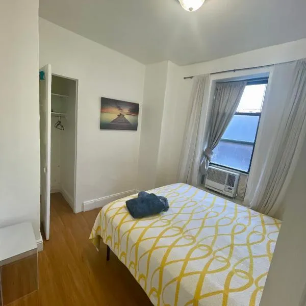 웨스트 뉴욕에 위치한 호텔 Room in a 2 Bedrooms apt. 10 minutes to Time Square!