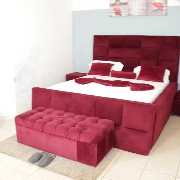 KRISTAL HOME, hotel v destinaci Yaoundé
