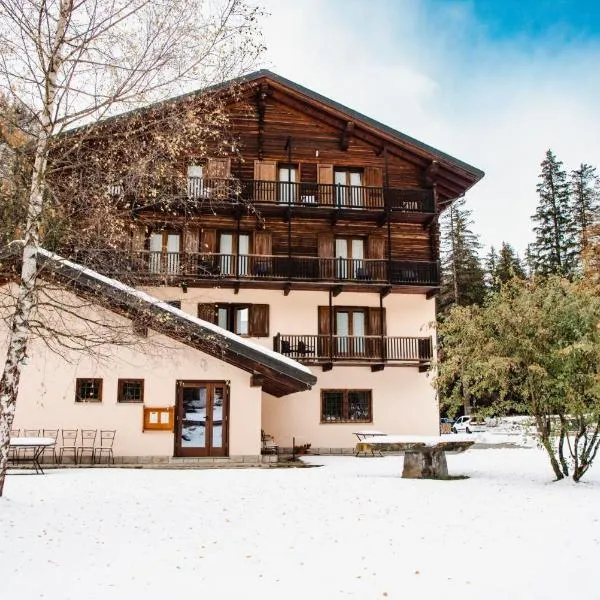 Alpine Forest Hotel, ξενοδοχείο σε Champoluc