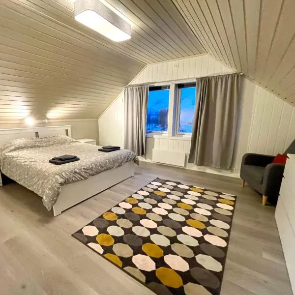Cozy house in an Arctic village, khách sạn ở Målsnes