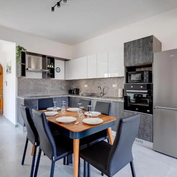 Contemporary 3BR Retreat in Prime Sliema by Buena Vista, hotel in Sliema