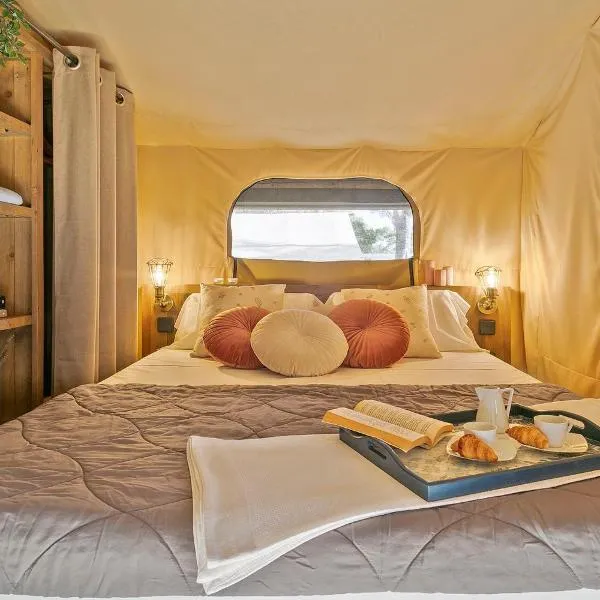 Càmping Castell Montgrí ****, hotel v destinaci L'Estartit