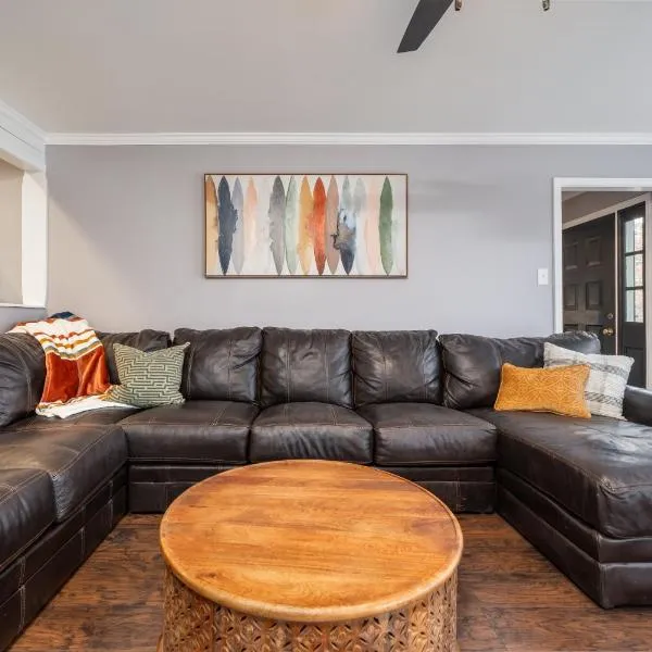 Colleens Corner Captivating 4bed 2.5 bath in Charming Neighborhood, hotel in Little Rock