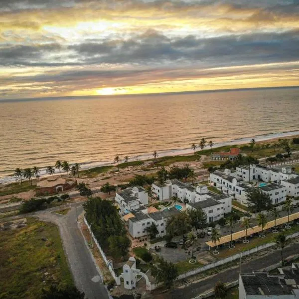Paraiso frente ao mar, réplica de uma vila grega!, hotel in Aracati