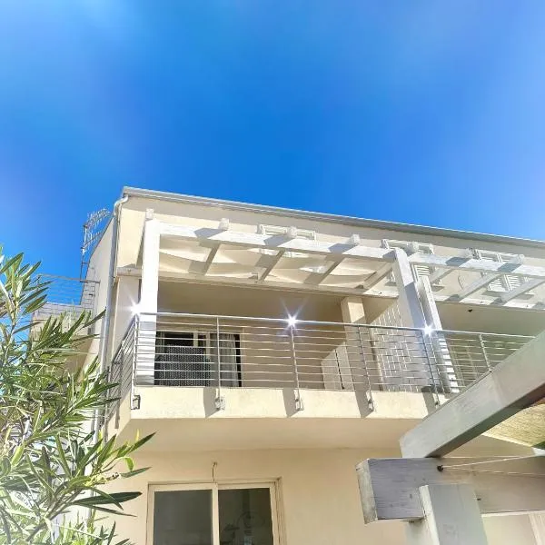 Alloggio Ulivi, hotel v destinaci Isola Rossa