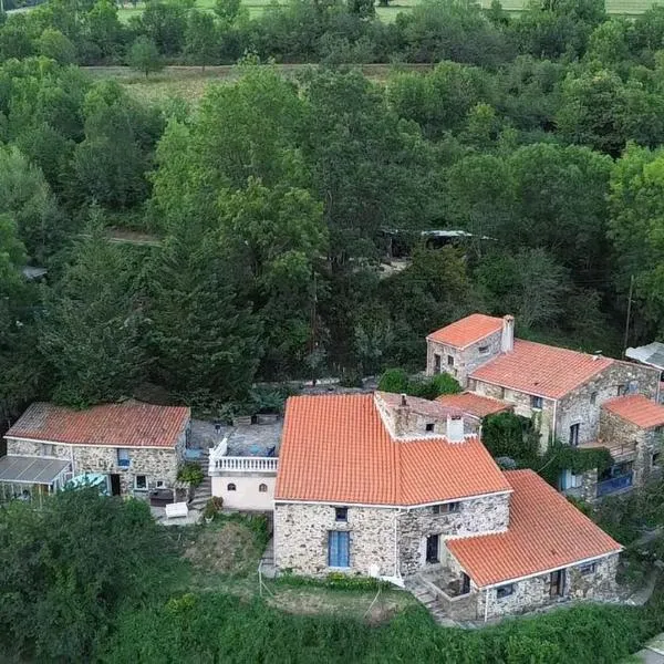 Mas Caraus, hôtel à Saint-Laurent-de-Cerdans