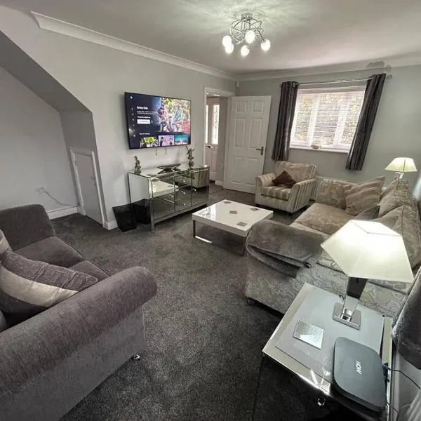 Spacious House To Accommodate 6, hotel in Willaston
