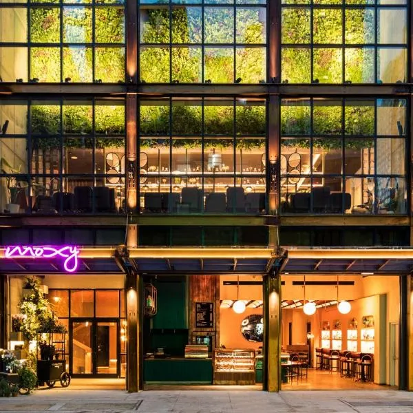 Moxy NYC Chelsea, hotel in Middle Village