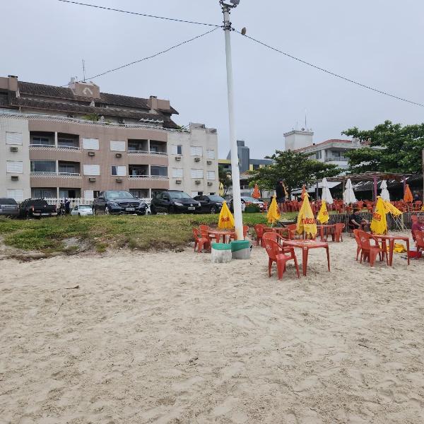 Apartamento pe na areia e com vista linda