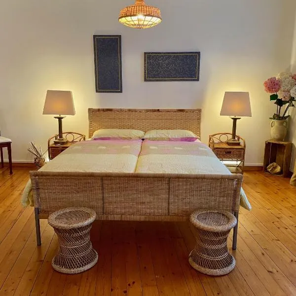 1912 - Wooden Room - old town, hotel v destinaci Locarno