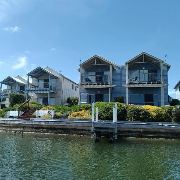 Captains Cove Resort - Waterfront Apartments, hotel a Paynesville