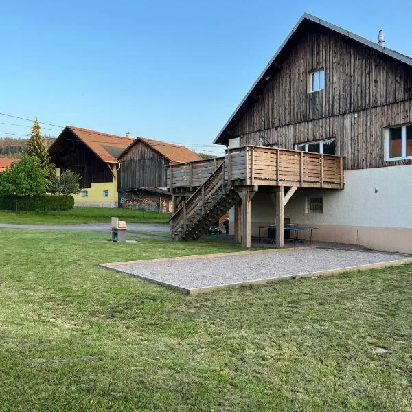 Gîte 14 personnes - 10 minutes de Gerardmer - Jaccuzzi, hotel v destinácii Gerbépal