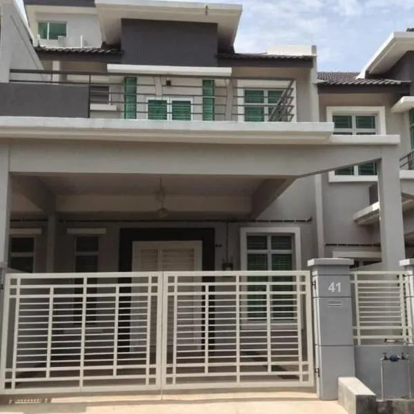 DAlyaHomestay, hotel in Melaka