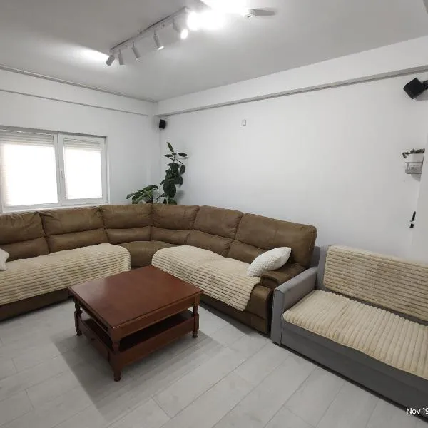 Apartament 2 beds & living room, готель у місті Dudu