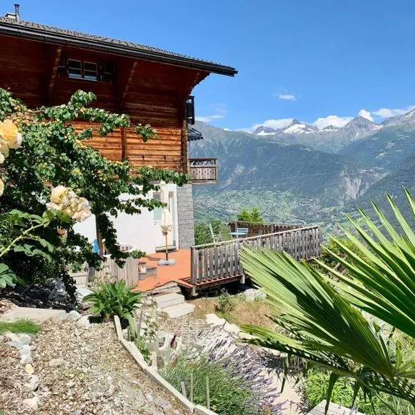 stunning panoramic views! Hottube & Sauna, hotel v destinaci Mund
