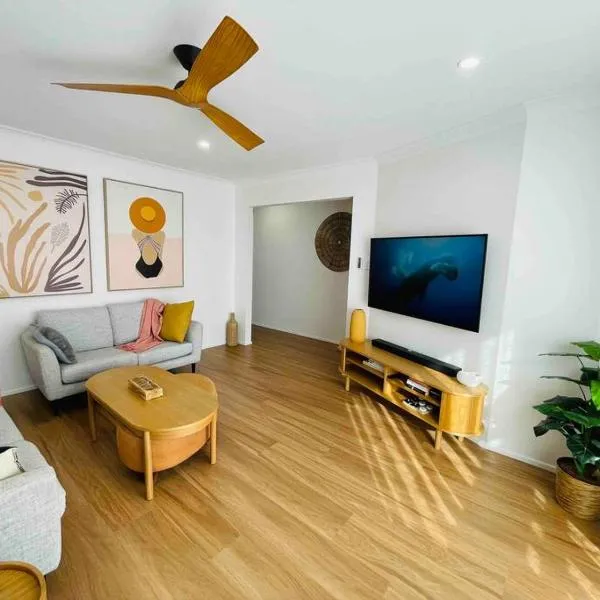Tide 'n' Seek: Family Beach House with Games Room, hotel v destinaci Vincentia