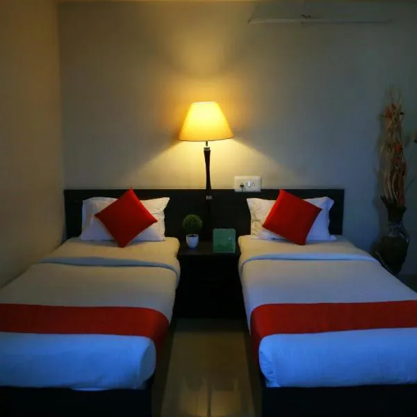 Orange Corner Hotel, Airport pickup & drop Available 24X7, hotel v destinaci Yelahanka