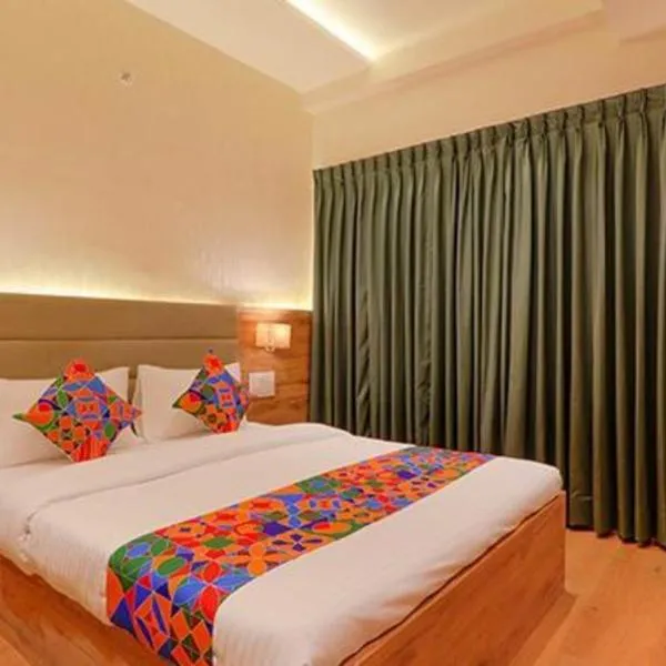 FabHotel Pratham Inn, khách sạn ở Chinhat