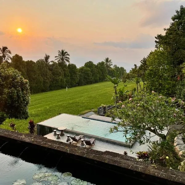 The Sangkih Villa Restaurant & Bar, hotel em Munduk