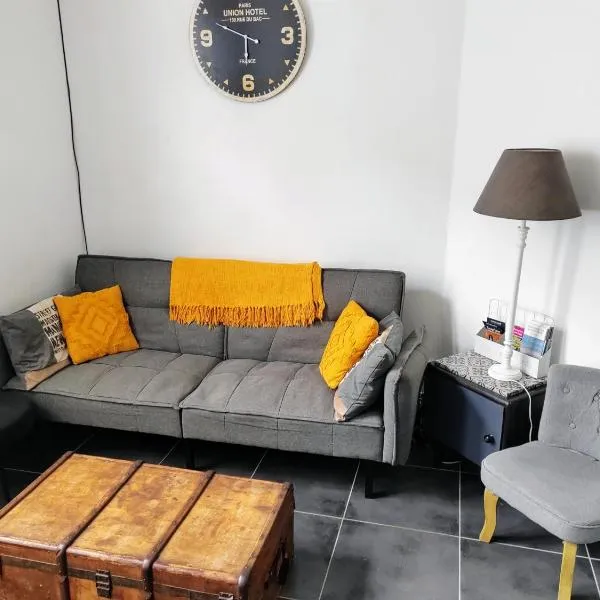 LA PETITE MAISON, hotel v destinaci Beauvais