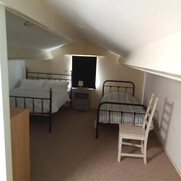 Modern one bedroom cottage – hotel w mieście Saint-Mandé-sur-Brédoire