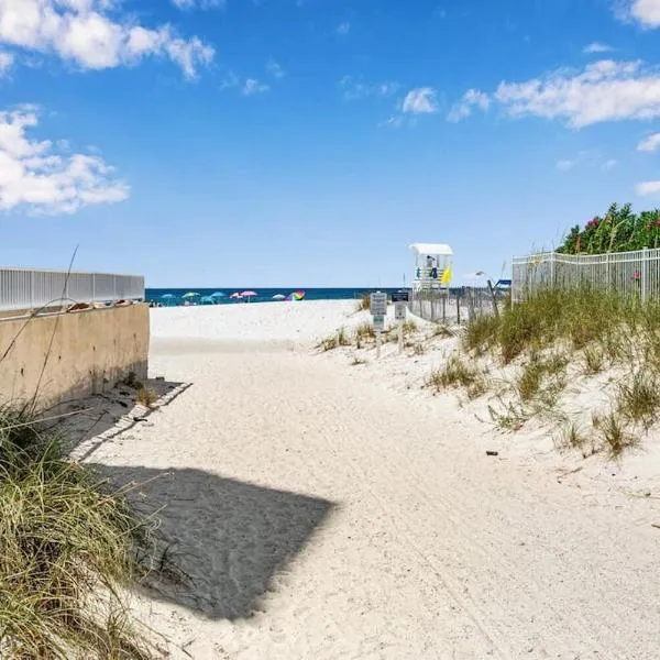 Deeded Beach Access in Heart of GS and 10 min Walk to Hangout, hotel v destinaci Gulf Shores