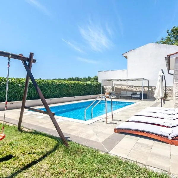 Villa Gortan - Pool house for 7 guests near Pula Istria - Ferienhaus Istrien, hotel v destinácii Marčana