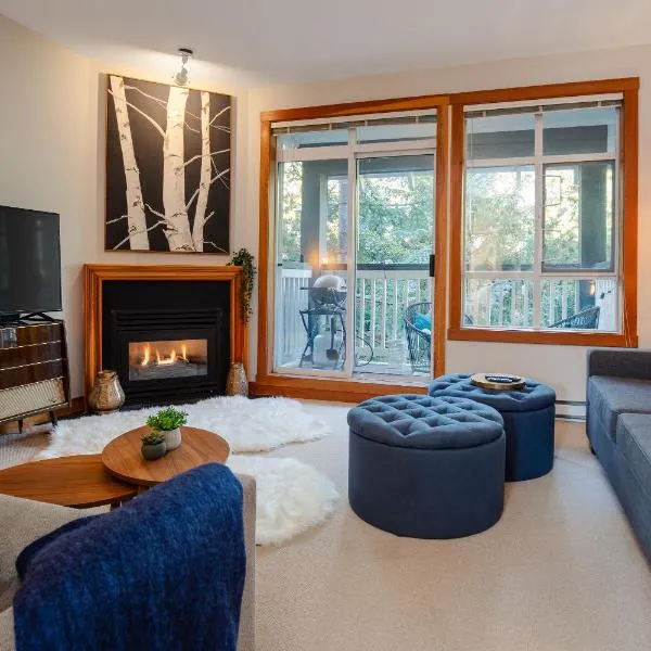 2BR Very Spacious Townhome in a Great Location by Harmony Whistler, hotel v destinaci Whistler