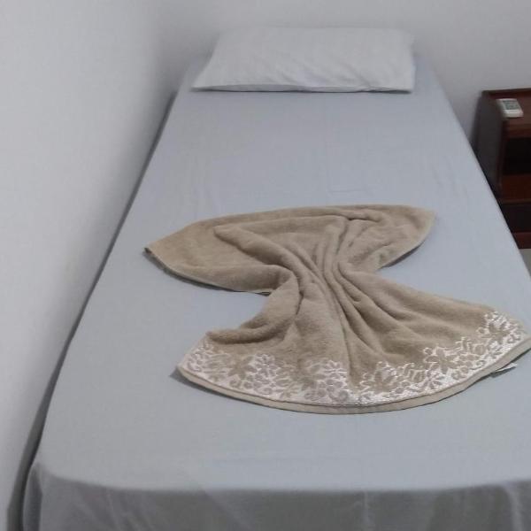 Apartamento frente para a piscina a uma quadra da praia - Foto 2
