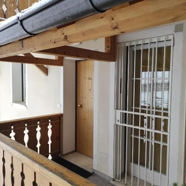 Appartamento Monte Civetta โรงแรมในPieve di Livinallongo