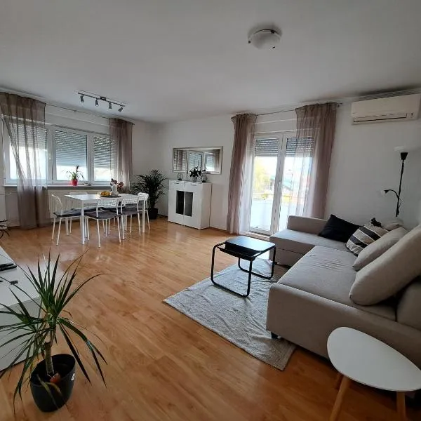 Charming Celje City Center Apartment, hotel v destinaci Celje