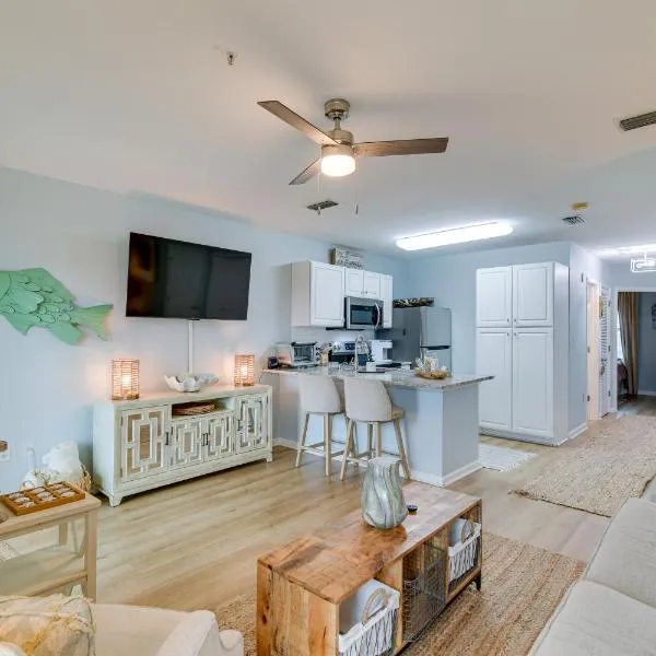Gulf Coast 'Cozy Condo' w/ Pool: Walk to Beach!, hotell i Orange Beach