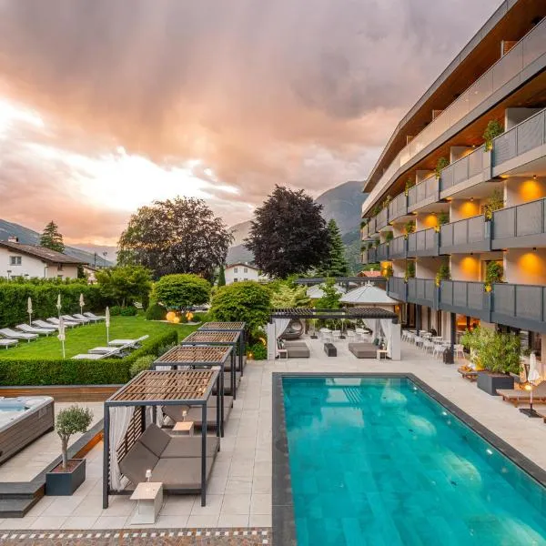 Das Paradies, hotel v destinaci Laces