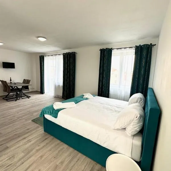 Sky Apartments 502, hotel v Plzni