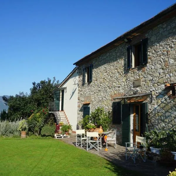 Casa Tre Pini, hótel í Serravalle Pistoiese