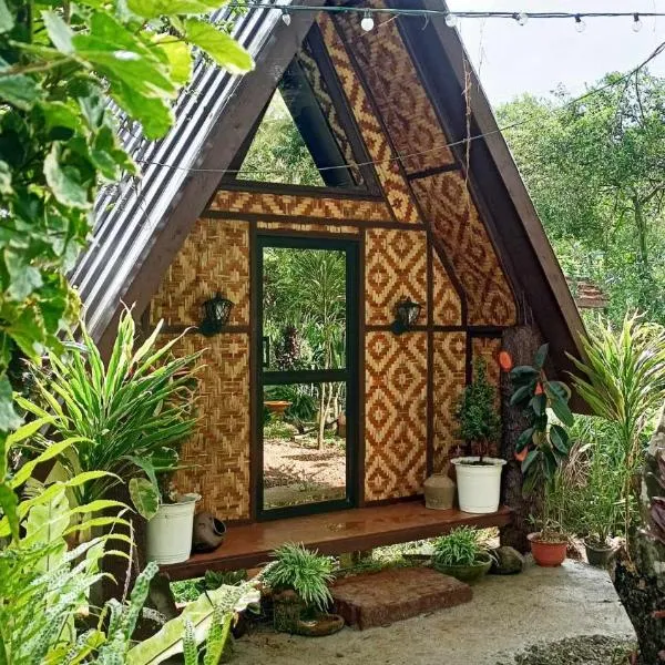 LK Farmcation Cabin Ligaya - Lucban, Quezon、Nalunaoのホテル