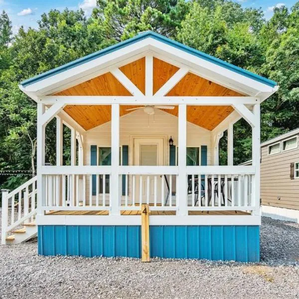 4 Heron Haus, Luxury Tiny House, Pet Friendly, Mins to Downtown Guntersville, hotel v destinaci Guntersville
