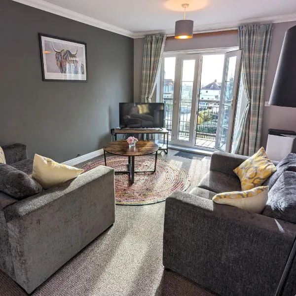 Stylish Modern Apartment, FREE SECURE Parking, hotel in Allesley